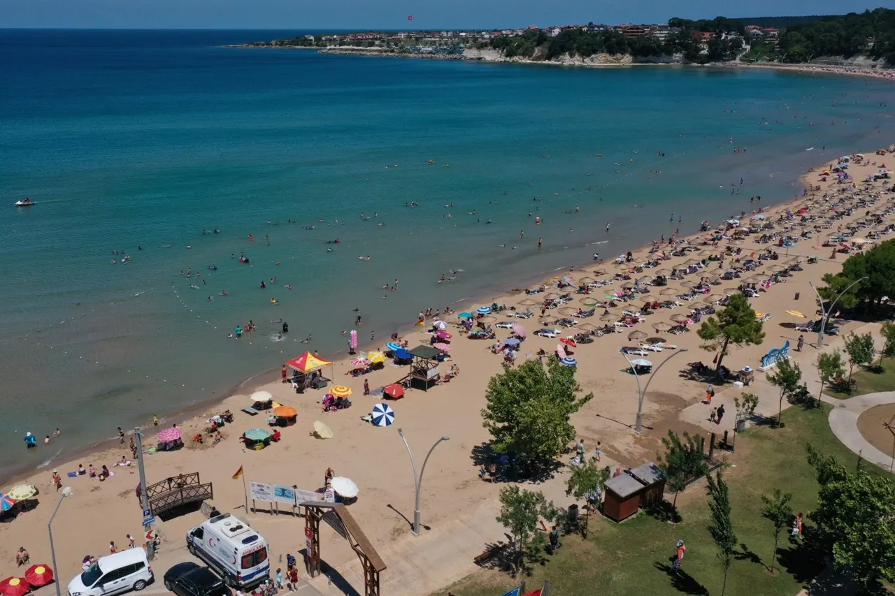 KOSKEM Yaz Sezonunu Açtı: 13 Plajda Cankurtaranlar Görevde