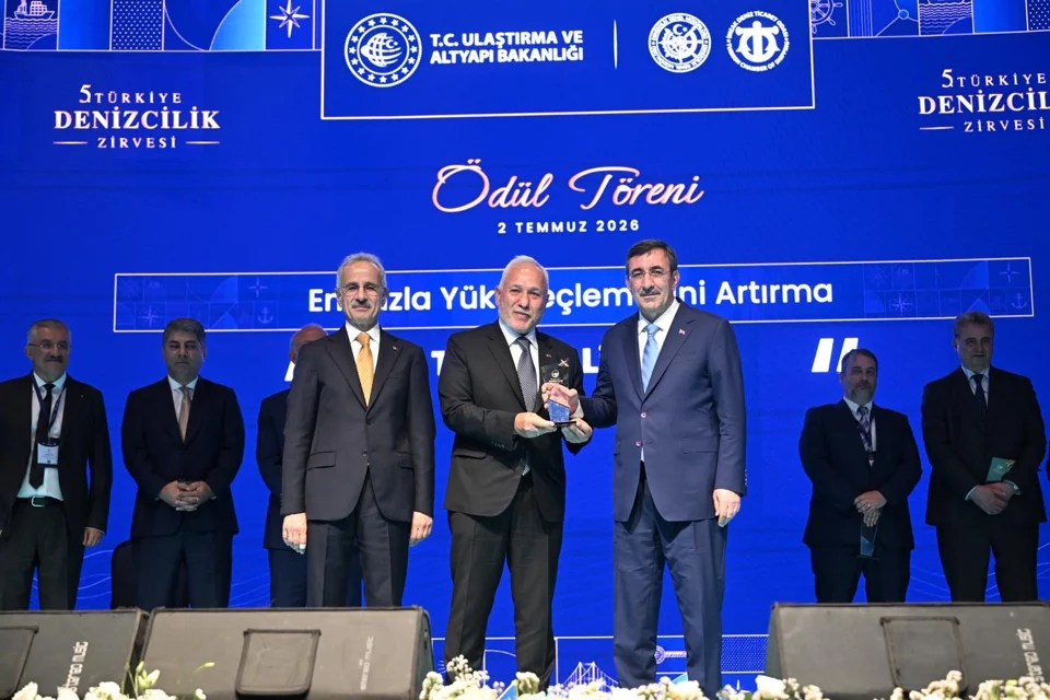 Tosyalı İskenderun Limanı'ndan Büyük Başarı: "Yük Elleçlemesini En Fazla Artıran Liman" Ödülü