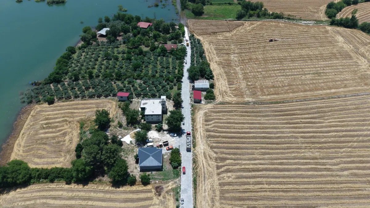 Andırın'da Kırsal Yollar Kilit Parkeyle Buluşuyor