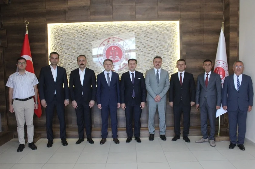 Bursa'da Yeni Görev Yerlerine Atanan Başsavcı ve Savcılara Veda Yemeği