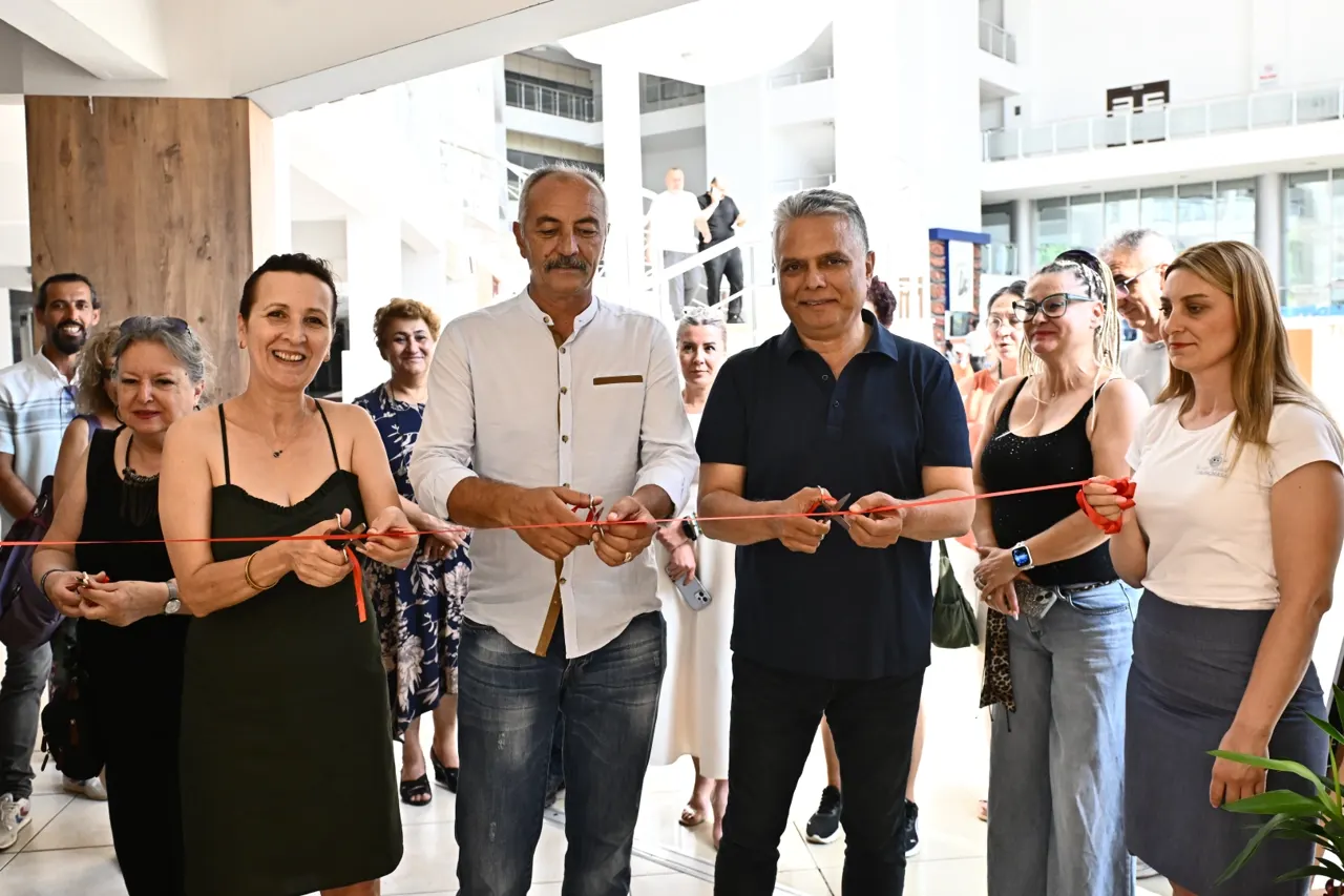 Fatoş Cehiz’in ‘Sessiz Kalan Evler’ Sergisi Muratpaşa’da Açıldı