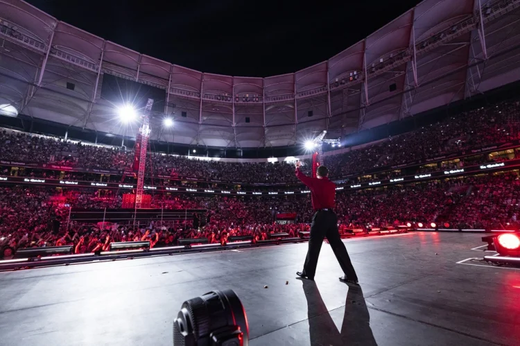 BLOK3, Beşiktaş Tüpraş Stadyumu'nda 42 Bin Kişilik Rekor Konserle Tarihe Geçti