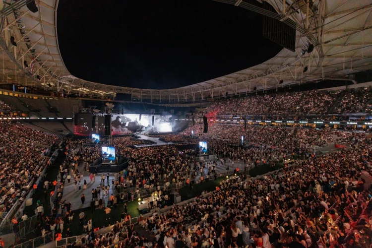 BLOK3, Beşiktaş Tüpraş Stadyumu'nda 42 Bin Kişilik Rekor Konserle Tarihe Geçti