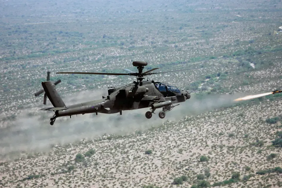 İngiltere, Apache için insansız yardımcı pilot projesinde 4 şirketi seçti