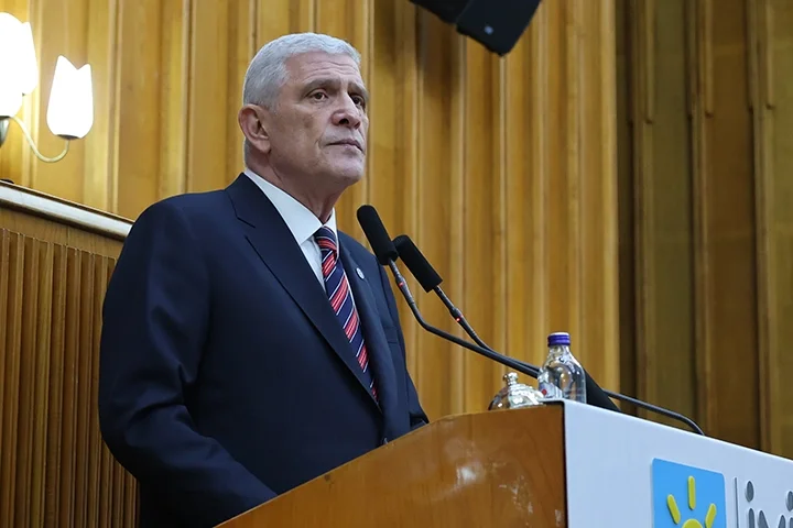 Dervişoğlu’ndan NATO Zirvesi Güvenlik Tedbirlerine Tepki: "Vatandaşına Yabancı Muamelesi Yapmamalı"