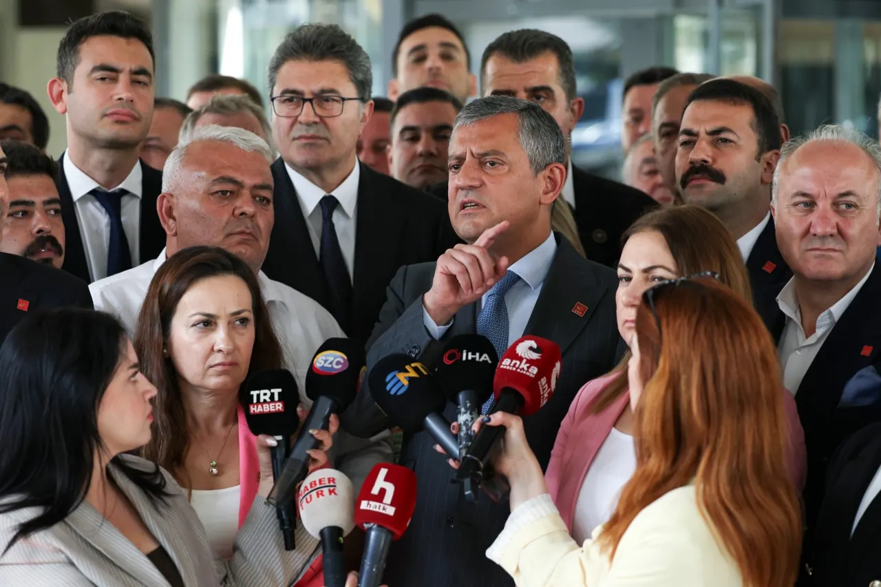 Özgür Özel'den 'Butlan' Tepkisi: "Tedbir Kararı Kurultayı Engelleyemez"