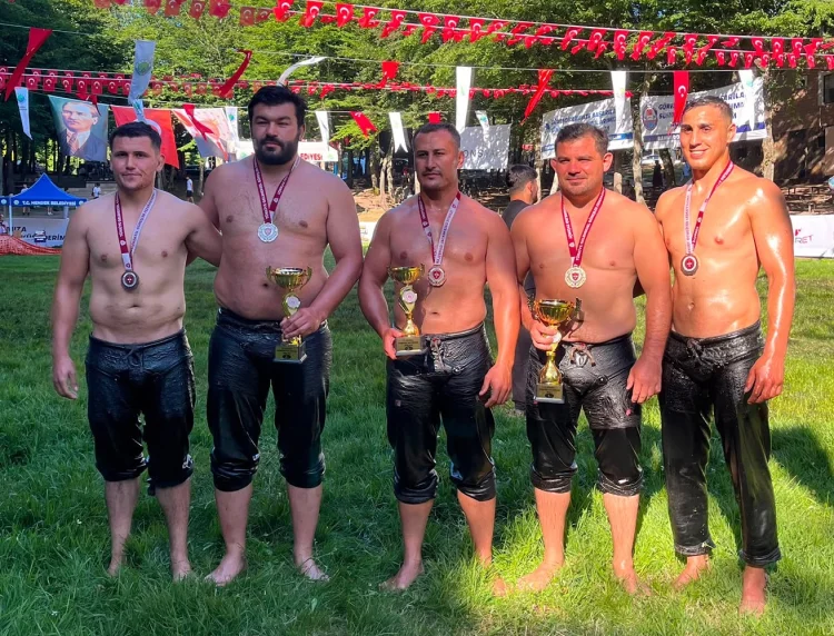 Sakaryalı Sporcular Güreş ve Bisiklette Madalyaları Topladı