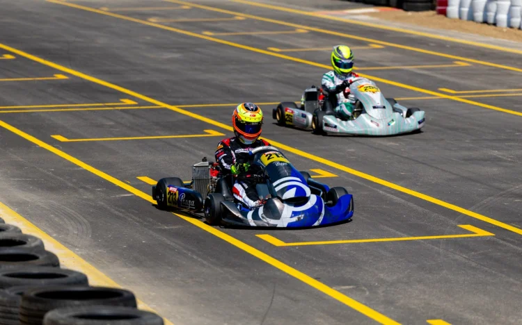 Bursa'da Gençler Pisti Adrenalinle Doldurdu: Ulusal Karting Şampiyonası Üçüncü Ayak Yarışları Başladı