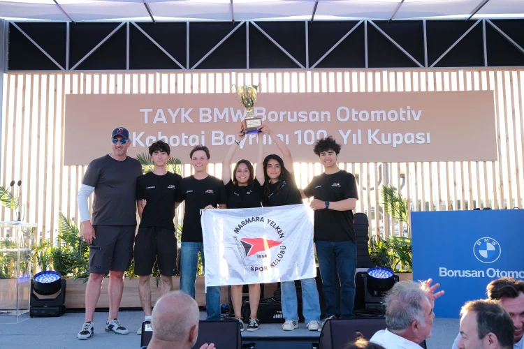 İstanbul Boğazı'nda Rüzgar Zorladı: TAYK BMW Borusan Otomotiv Kabotaj Bayramı 100. Yıl Kupası'nda Şampiyonlar Belli Oldu