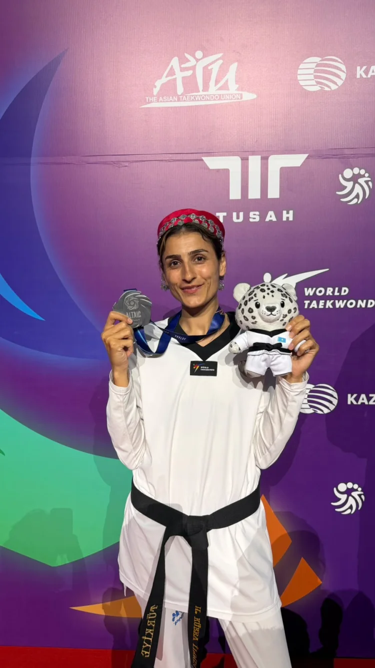 Milli Tekvandocu Hatice Kübra İlgün'den Kazakistan'da Çifte Madalya