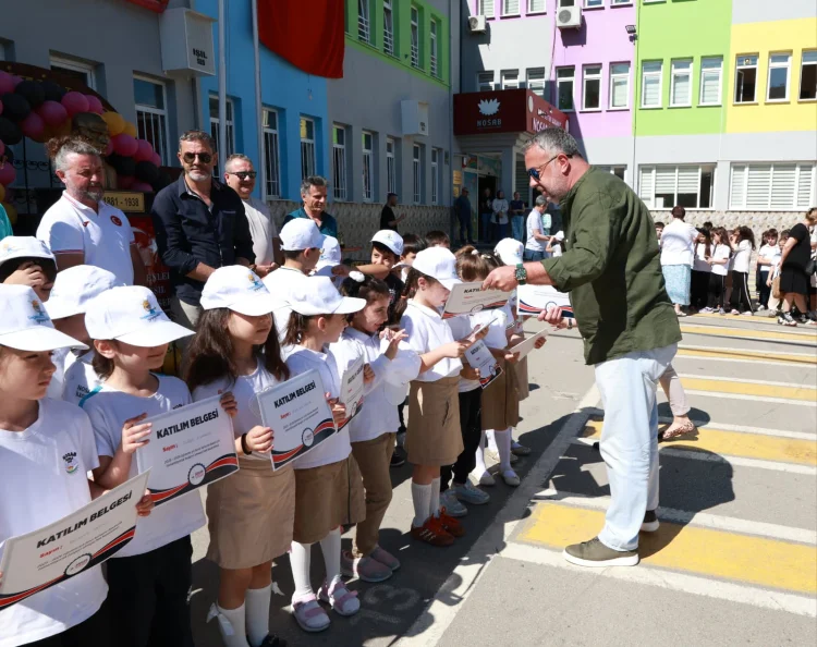 Osmangazi’de 400 öğrenci ücretsiz tenis eğitimi aldı