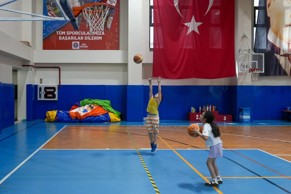 Maltepe'de Çocuklar Yaz Okulunda Sporla Buluşuyor