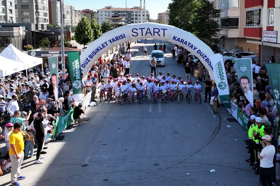Karatay'da 9. Düz Bisiklet Yarışı'na Minik Pedallardan Yoğun İlgi