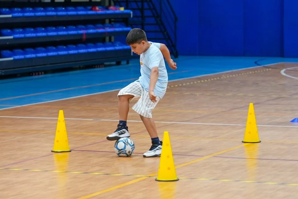 Maltepe'de Çocuklar İçin Yaz Spor Okulu Açıldı: Futsal ve Masa Tenisi Dersleri Başladı