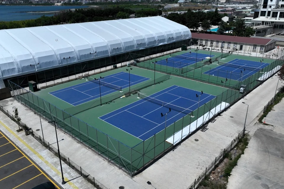 İzmit Tenis Spor Merkezi'ne Dört Mevsim Kullanıma Uygun Kapalı Kortlar Geliyor
