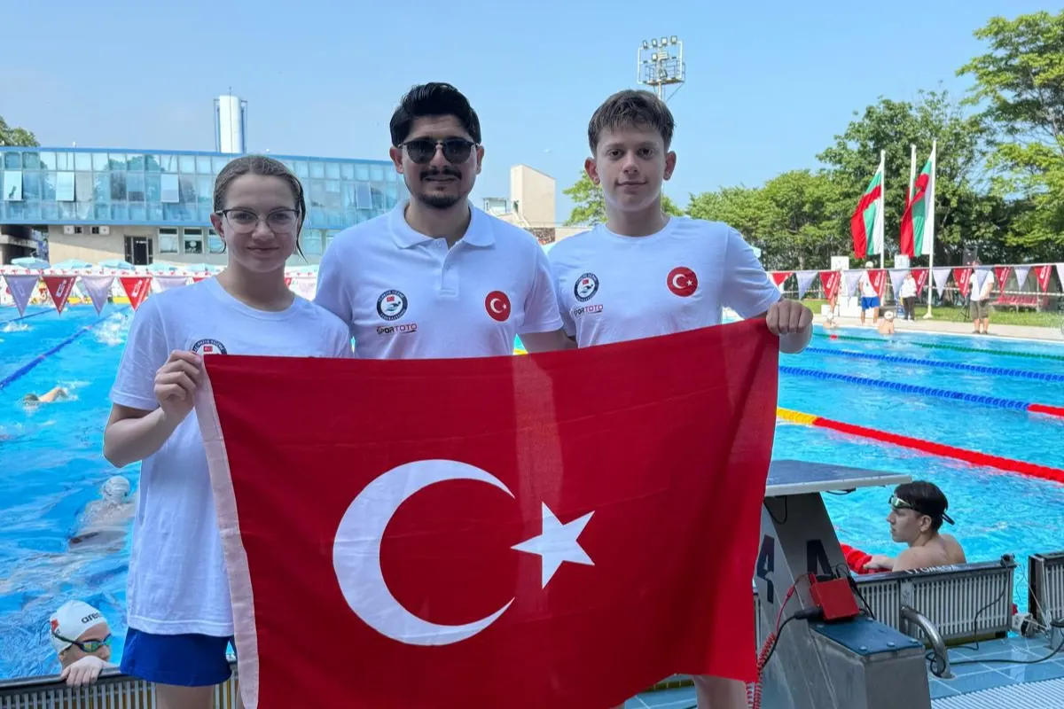 Genç Yüzücülerden Bulgaristan'da Büyük Başarı