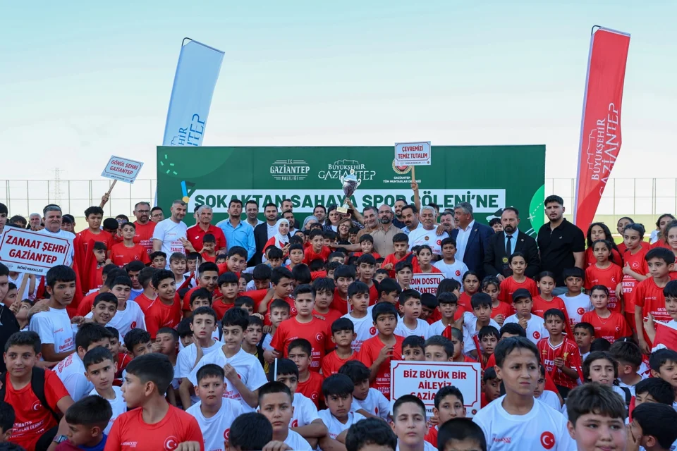 Gaziantep'te Gençleri Sporla Buluşturan Dev Turnuva Başladı