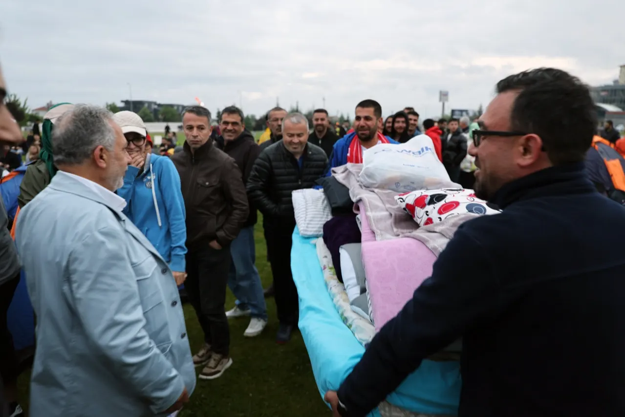 Milli Takım Maçı İçin Kayseri Talas'ta Sabah Namazı ve Ortak Coşku