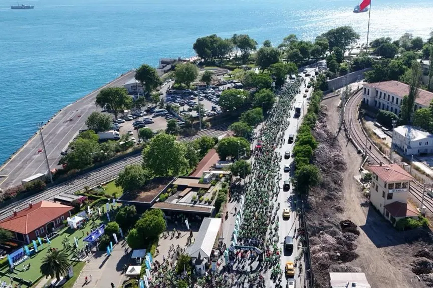Yeşilay Bisiklet Turu 81 İlde Pedal Çevirdi, Millî Maç Heyecanı Yaşandı