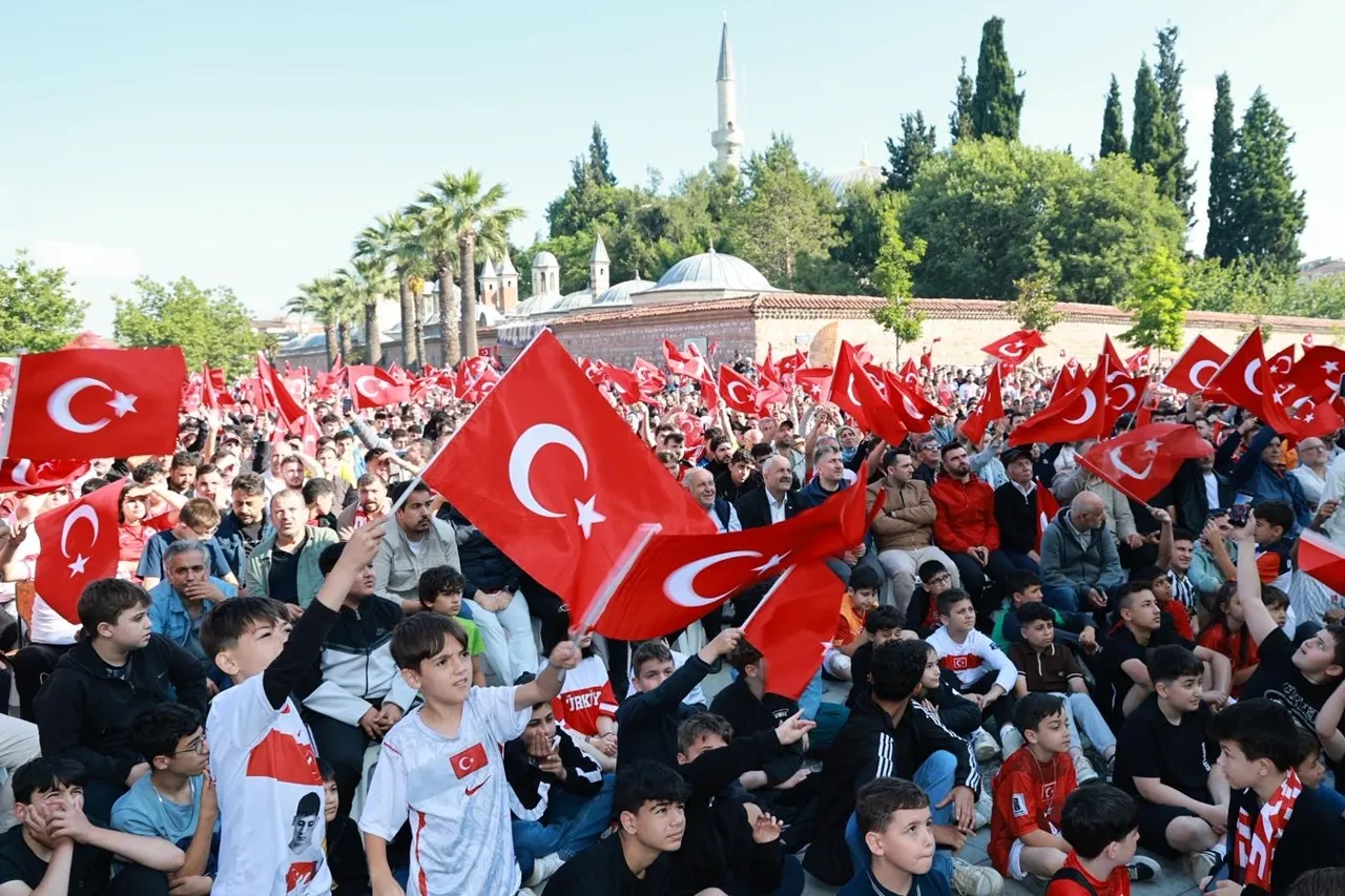 Gebze'de Milli Takım Heyecanı Dev Ekranda Yaşandı