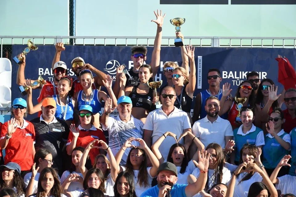 Ayvalık'ta Plaj Voleybolu Balkan Şampiyonası Tamamlandı