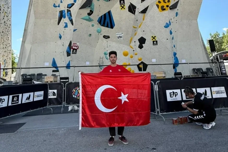 İnegöllü Sporcu Emre Doğan, Innsbruck’ta Dünya Kupası’nda Türkiye’yi Temsil Etti
