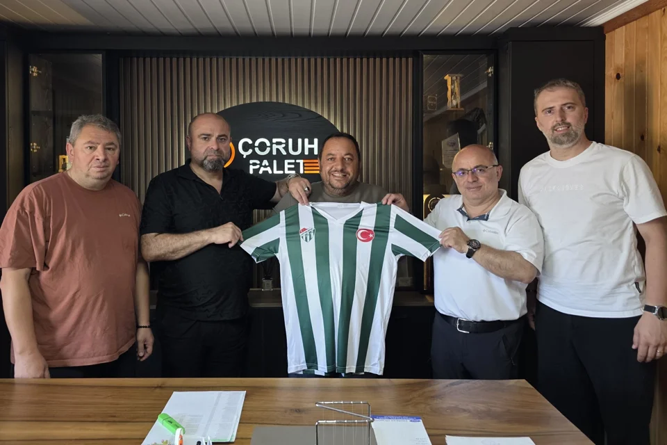 Artvinspor'da Kadın Voleybolu Yeniden Hayat Buluyor: Bursa'dan Umut Veren Destek