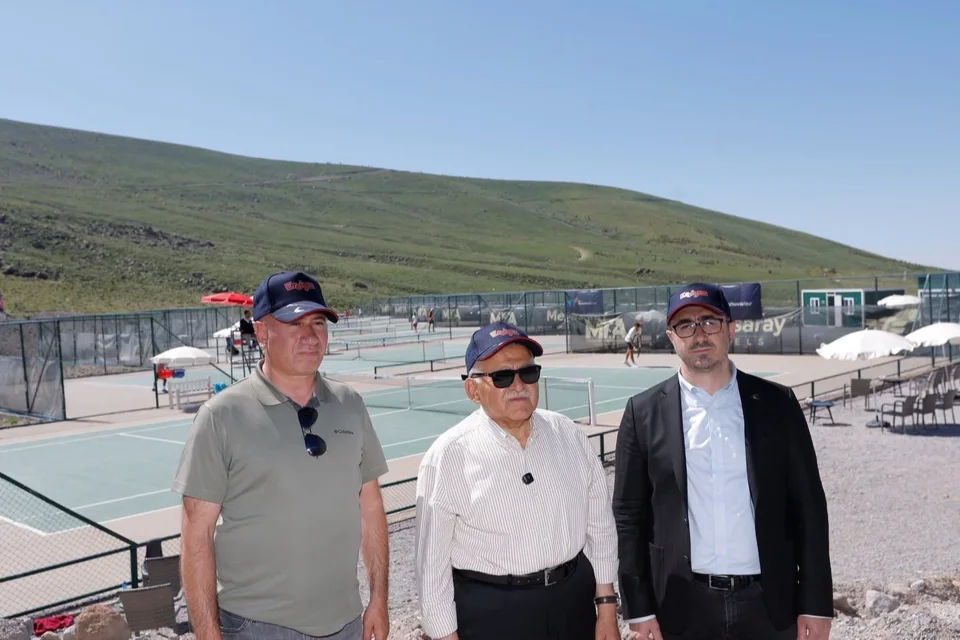 Erciyes, 52 Ülkeden Bin Sporcuyu Ağırlayan Dünya Tenis Turu'na Ev Sahipliği Yapıyor