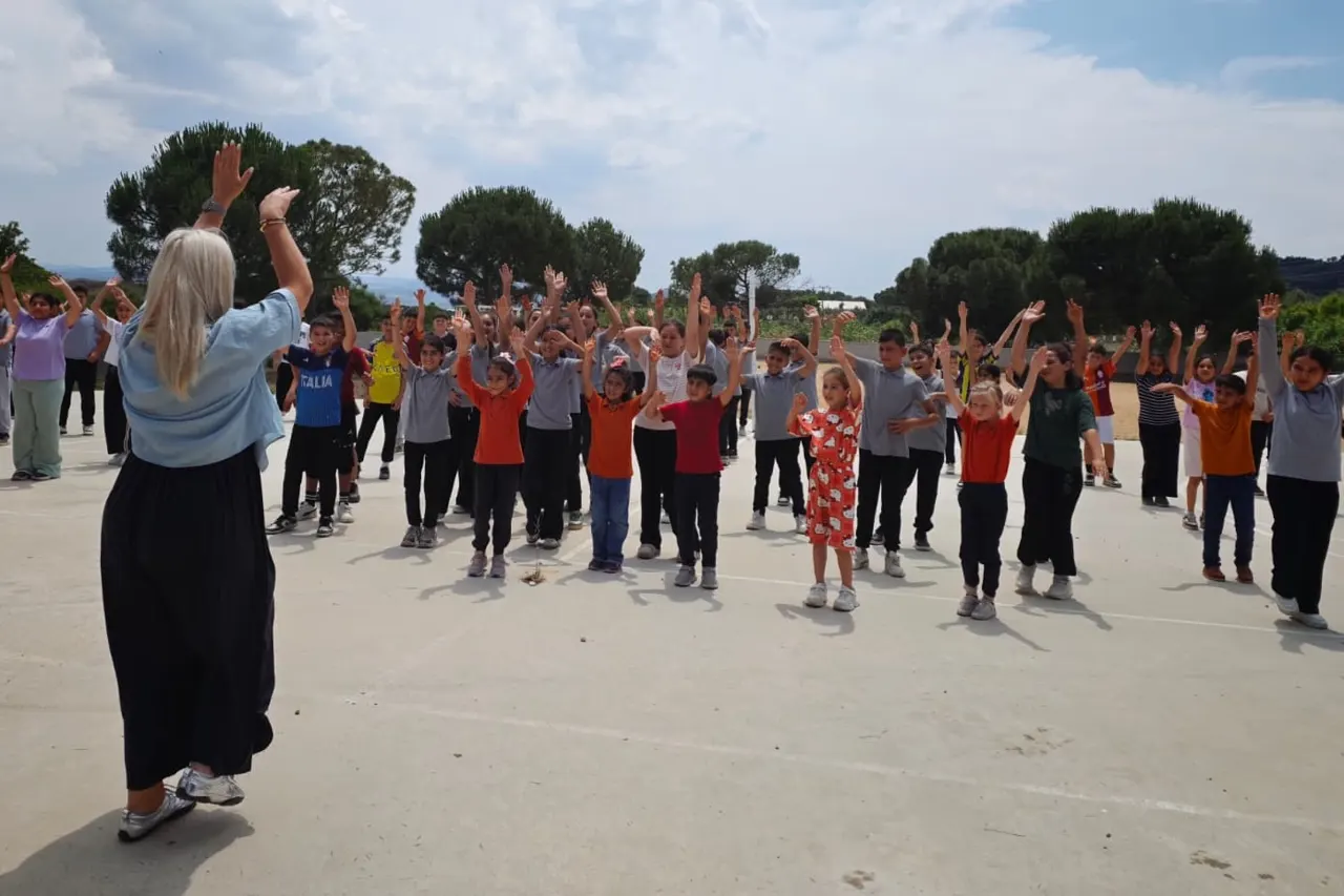 İzmir'de Öğrencilere Aktif Yaşam Eğitimi Verildi