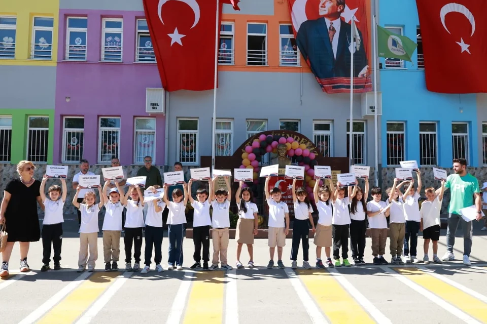 Osmangazi’de 400 öğrenci ücretsiz tenis eğitimi aldı