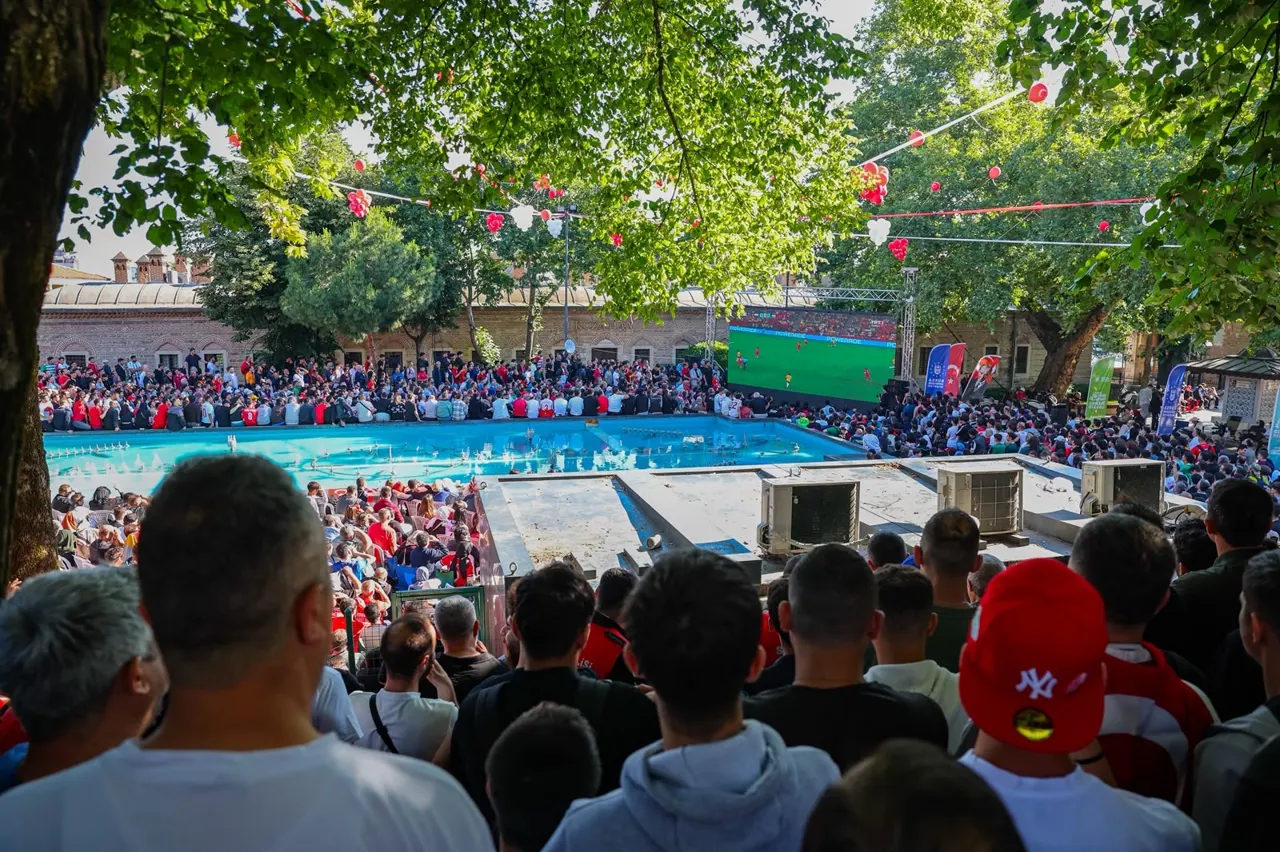Milli Maç Heyecanı Bursa'da Birlik ve Beraberlik İçinde Yaşandı