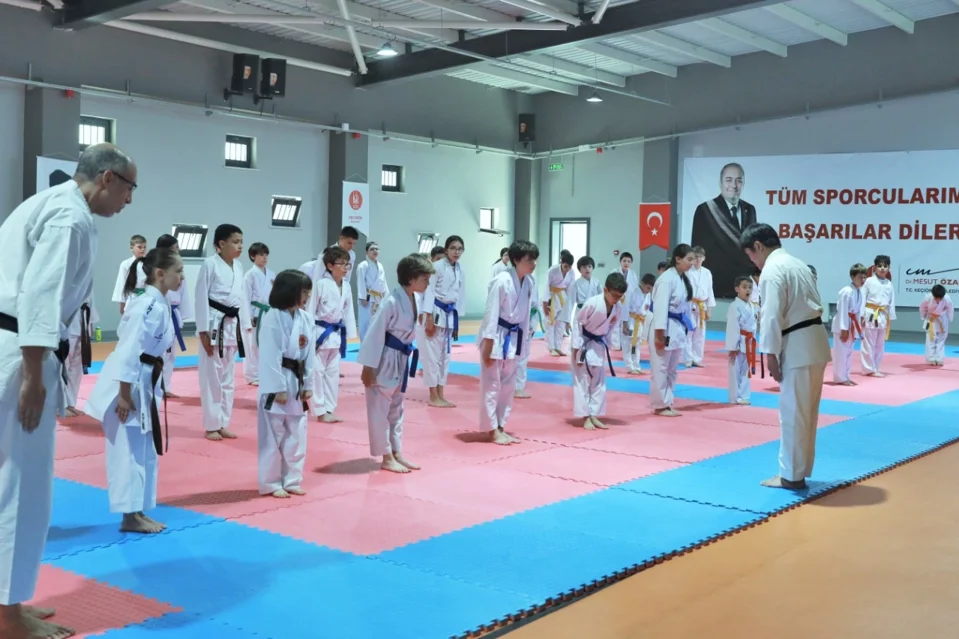 Keçiören, Dünya Karate Şampiyonası Hazırlığı Kapsamında Uluslararası Seminere Ev Sahipliği Yaptı