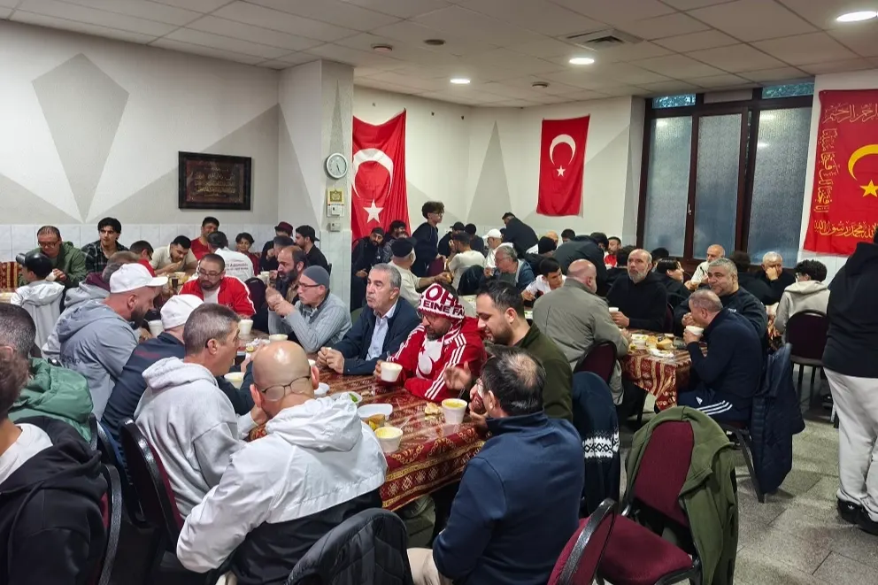 Almanya'da Gurbetçiler Dünya Kupası Heyecanını Cami Avlusunda Yaşadı