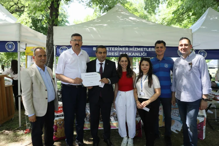 Bursa'da Yaşam Şenliği: Huzurevi Sakinleri ve Bursalılar Bir Araya Geldi