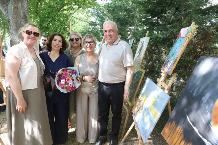 Nilüfer Olgun Gençlik Merkezi'nden Yıl Sonu Başarısı: 163 Kursiyer Ürünlerini Sergiledi