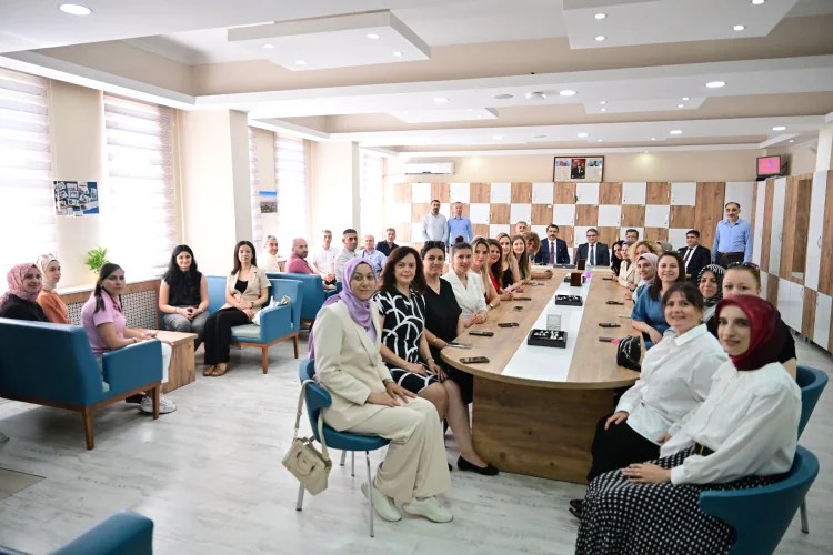 Yıldırım'da Karne Heyecanı: Başkan Yılmaz'dan Öğrencilere Tatil Müjdesi