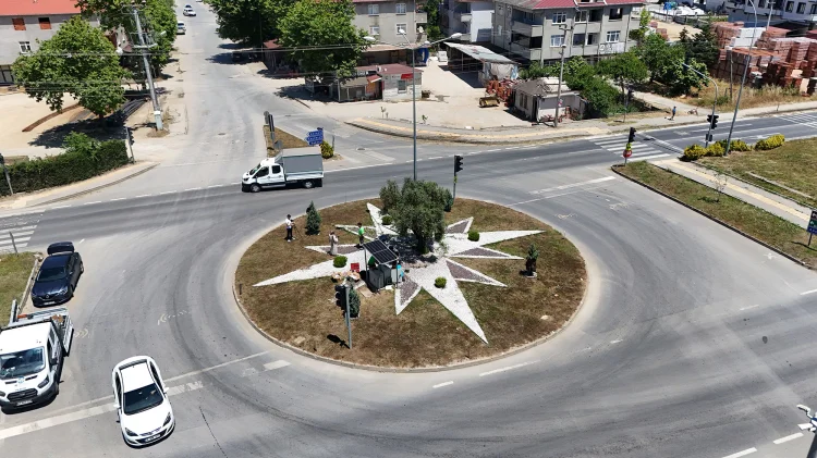 Sakarya Kavşaklarında Güneş Enerjisiyle Trafik Lambası Sorunlarına Çözüm
