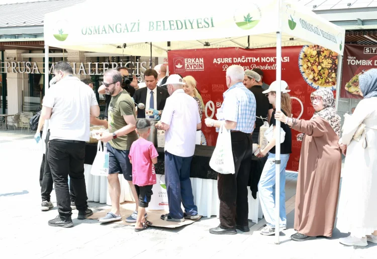 Osmangazi'de Muharrem Ayı Sofrası Kuruldu: Başkan Aydın Vatandaşlarla Buluştu