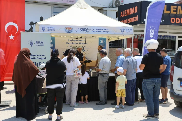 Bursa'da Muharrem Ayı Bereket Buluşmaları: 17 İlçede Aşure İkramı