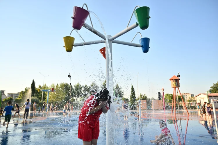 Manisa'da Sıcaklara Serin Mola: Fresh Park Çocuklar İçin Açıldı