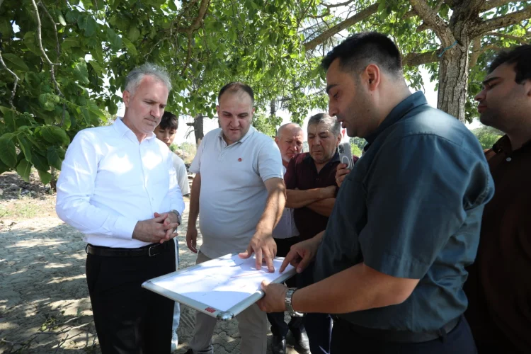 İnegöl'de Kırsal Yollar Yenileniyor: Parke Taşı Uygulamaları Hız Kazandı