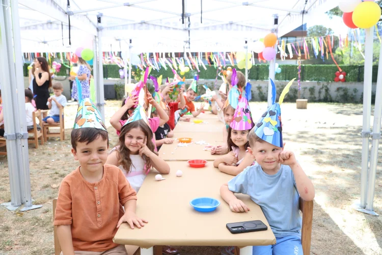 Bursa Nilüferli minikler karne heyecanı yaşadı