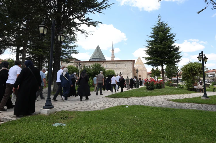 Konya'da Emeklilere Yönelik Kültür Turları Başladı: İlk Durak Seydişehir ve Beyşehir