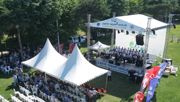 Bursa'da Yaşam Şenliği: Huzurevi Sakinleri ve Bursalılar Bir Araya Geldi