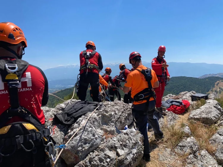 Bursa'da Nefes Kesen Tatbikat: Kurtarma Ekipleri Sahada Güçlerini Birleştirdi