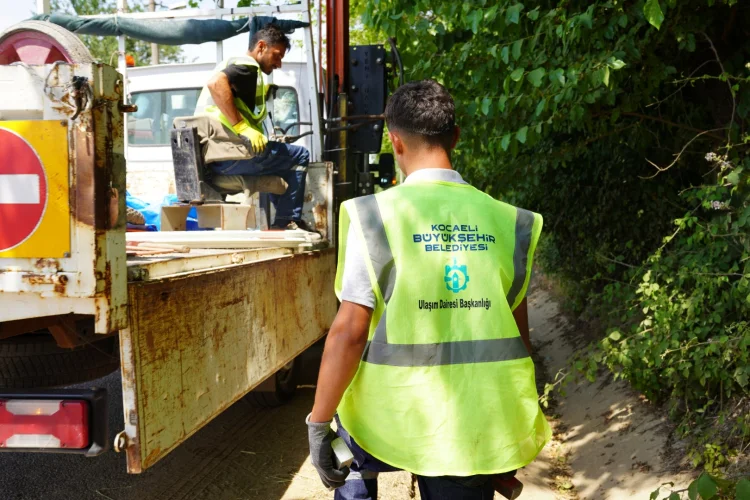 Kocaeli'de Trafik Güvenliği İçin CTP Yol Dikmeleri Devreye Giriyor