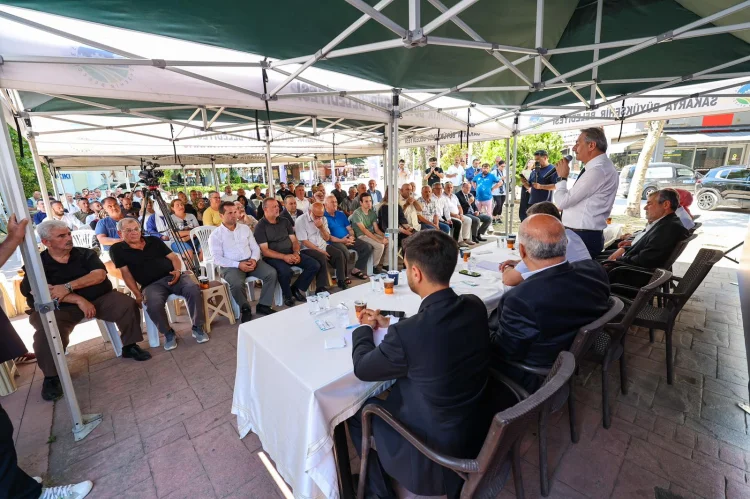 Sakarya Büyükşehir Belediye Başkanı Alemdar, Karasu'da Vatandaşlarla Buluştu: Yatırımlar ve Talepler Masada