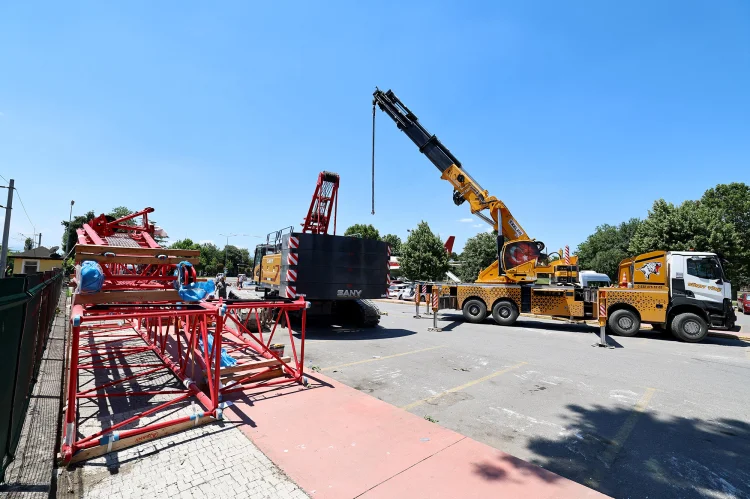 Sakarya'da 3. Geçit Projesi İçin Dev Vinçler Sahada