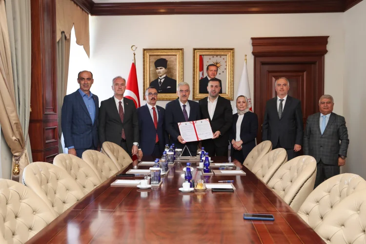 İnegöl'e Sağlık ve Eğitim İçin İki Yeni Yatırım Protokolü İmzalandı