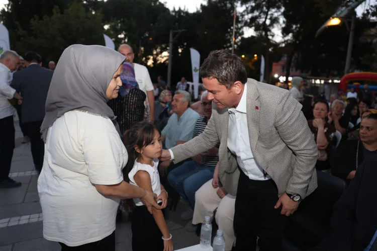 Osmangazi'de Yaz Şenlikleri İstiklal Mahallesi'nde Coşkuyla Sürdü